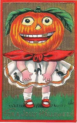 Add something fun and unique to your Halloween decor with one of these 30+ Free Printable Vintage Halloween Images featured on Bekob.com
