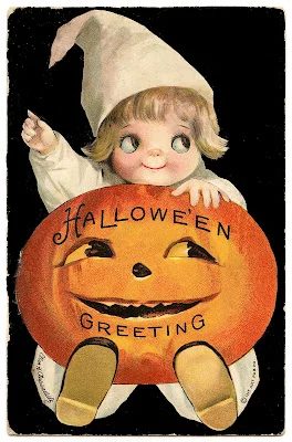 Add something fun and unique to your Halloween decor with one of these 30+ Free Printable Vintage Halloween Images featured on Bekob.com