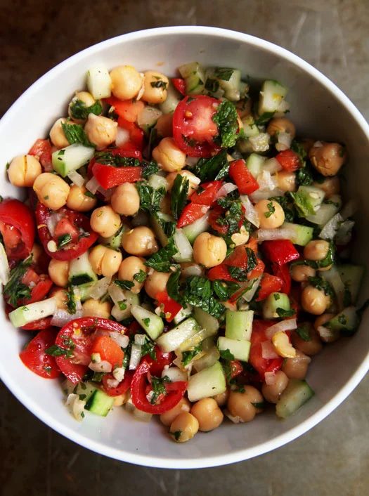 Have a lot of fresh mint to use up? Or maybe you're just in the mood for some minty recipes? Here are 30 fun fresh mint recipes, both savory and sweet! 30 Refreshingly Delicious Fr
