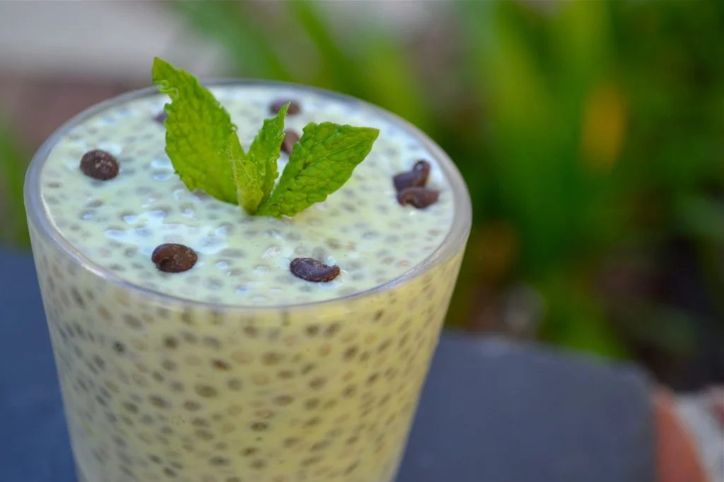 Have a lot of fresh mint to use up? Or maybe you're just in the mood for some minty recipes? Here are 30 fun fresh mint recipes, both savory and sweet! 30 Refreshingly Delicious Fr