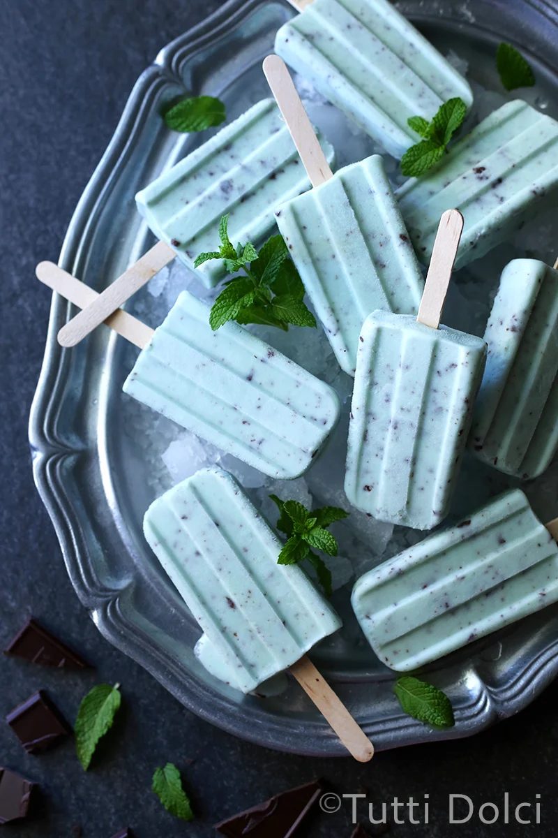 Have a lot of fresh mint to use up? Or maybe you're just in the mood for some minty recipes? Here are 30 fun fresh mint recipes, both savory and sweet! 30 Refreshingly Delicious Fr