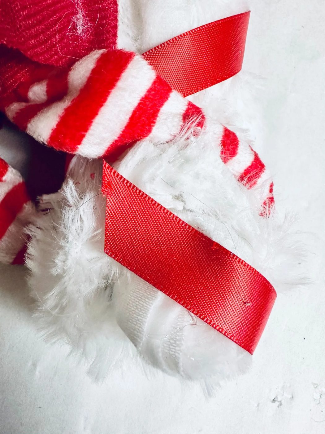 Christmas Dollar Tree Candy Cane Wreath Form With Elf, Bekob (14)