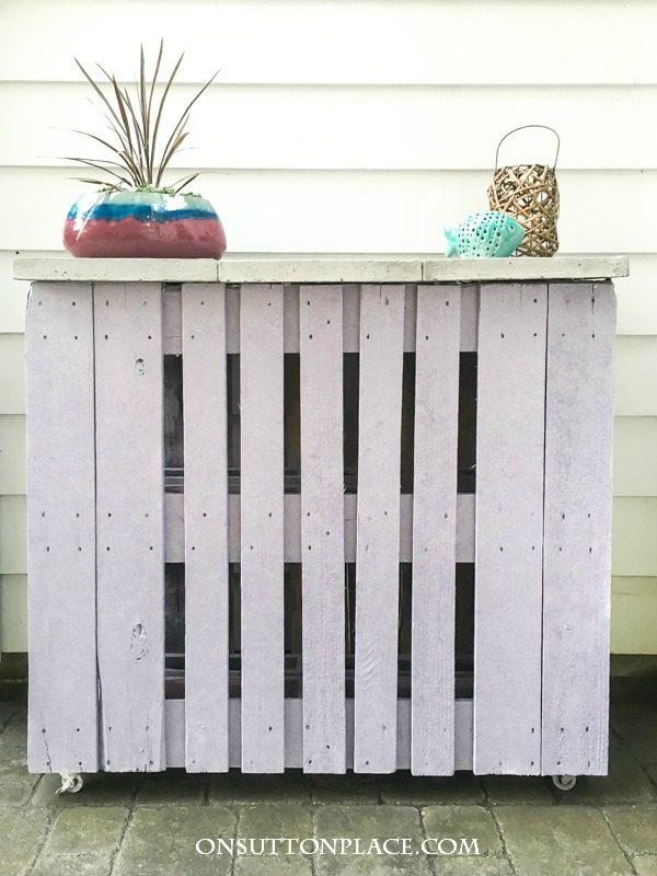 handmade-pallet-outdoor-bar-one-sutton-place