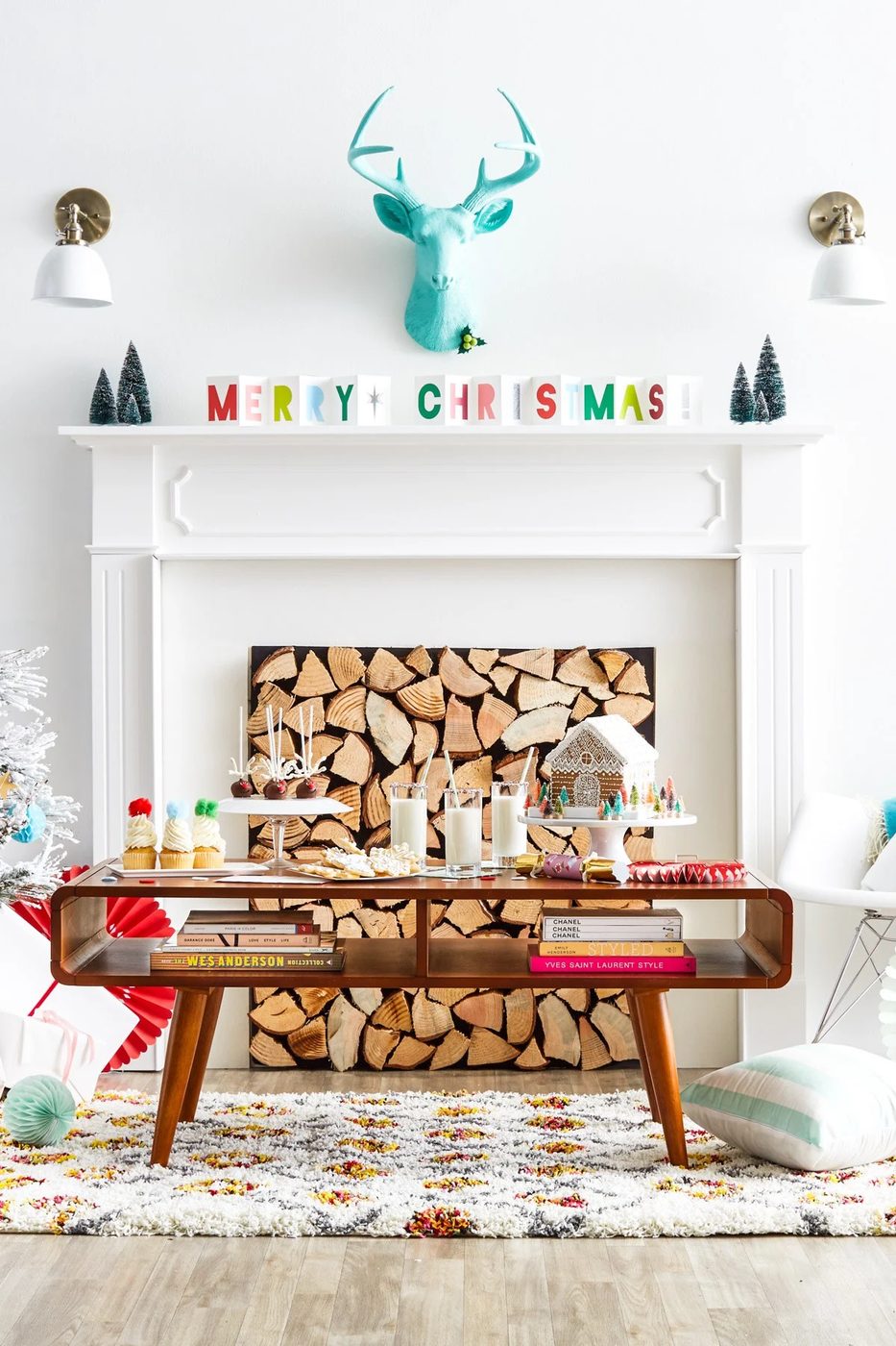Get Ready To Decorate Your Fireplace Mantel For Christmas So May Fun And Unique options In This List Of 30 well fitted Holiday Mantels Featured On Bekob ComGet Ready To Decorate Y