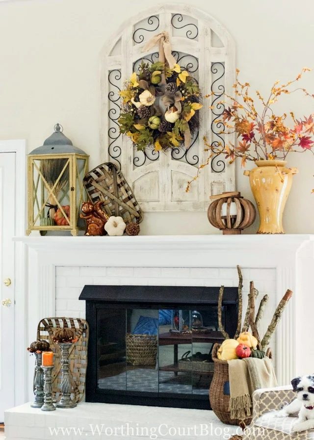 Take your decor from Fall to Thanksgiving by changing a couple of things and using this inspiration. 30 well fitted Thanksgiving Mantels Featured On Bekob.com