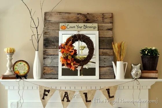 Take your decor from Fall to Thanksgiving by changing a couple of things and using this inspiration. 30 well fitted Thanksgiving Mantels Featured On Bekob.com