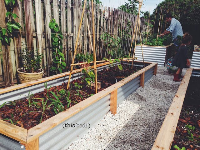 Both beginning and experienced gardeners love raised garden beds. Here are 30 cool options for raised garden beds, from the practical to the extraordinary. 30 Raised Garden Bed opt