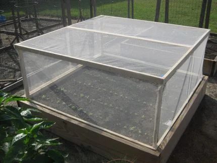 Both beginning and experienced gardeners love raised garden beds. Here are 30 cool options for raised garden beds, from the practical to the extraordinary. 30 Raised Garden Bed opt