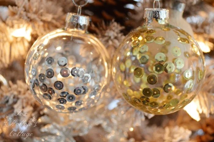 Sequin Ornaments - Try these 35+ Handmade options for clear glass ornaments to add precious memories and lots of spirit to your Christmas tree! from @tipsaholic #ornaments #handmad