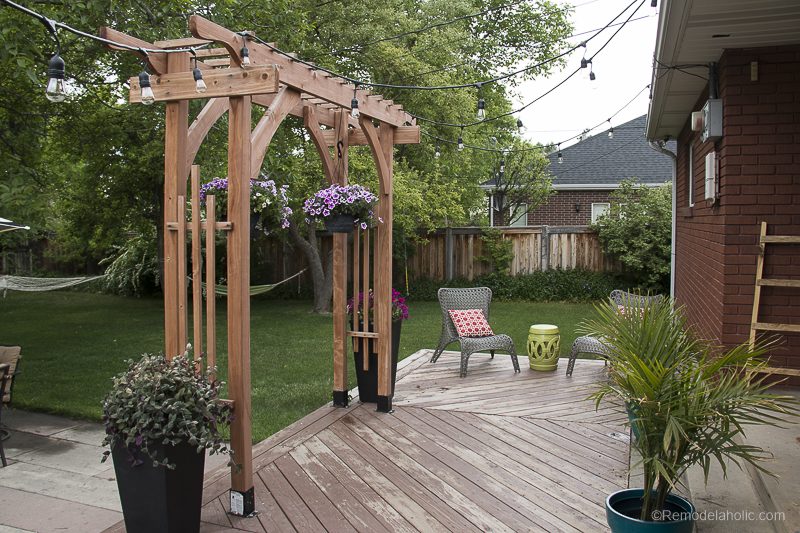 Handmade Outdoor Woodworking Projects: how to build a wood arbor as a backyard wedding arch, portable and direct to build
