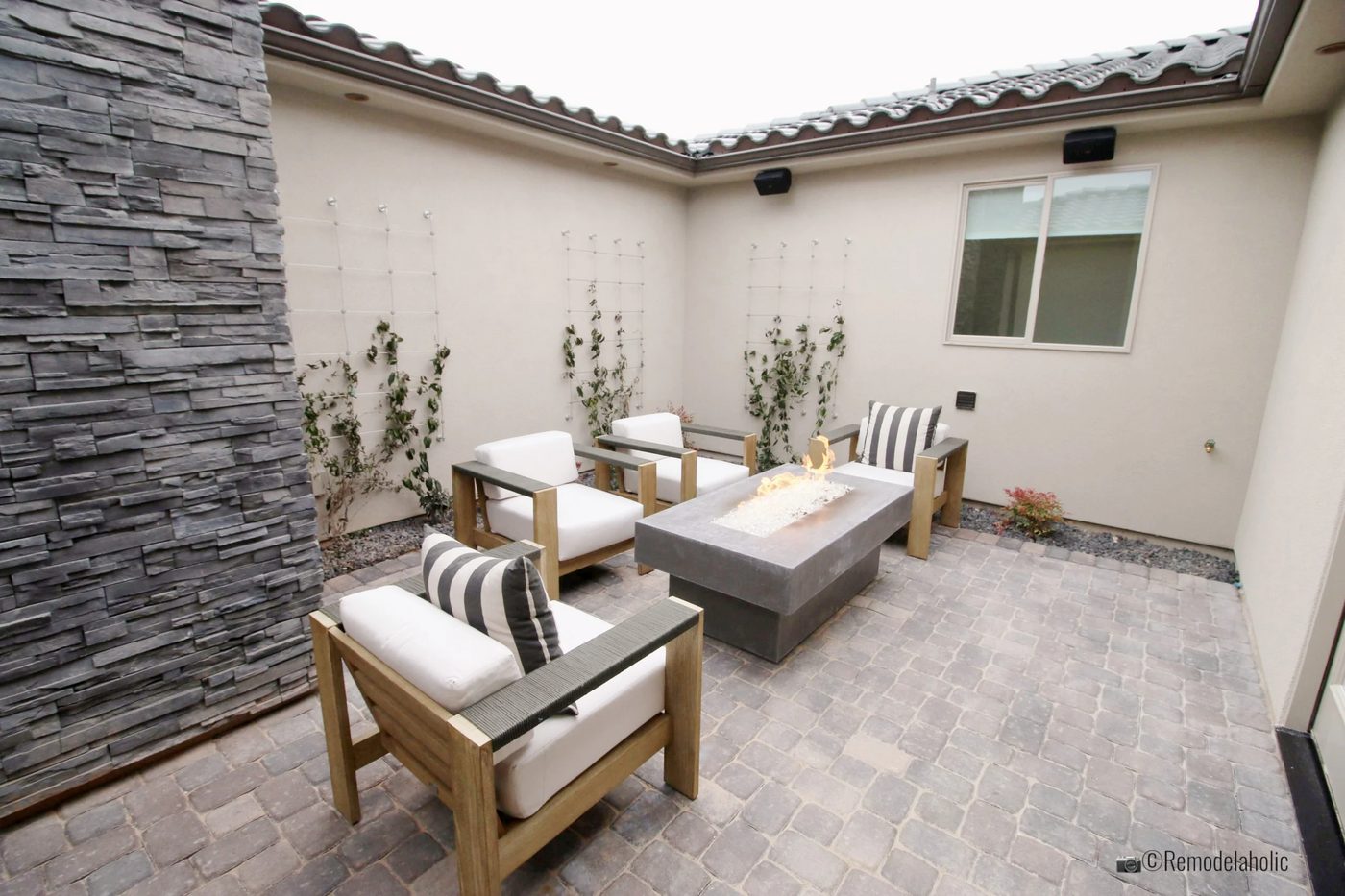 35+ Garden Arbors and Trellises to Buy or Build