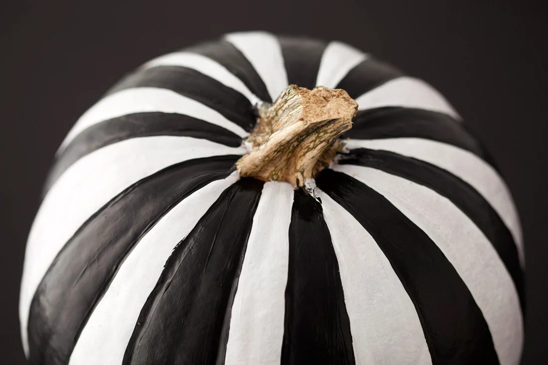 35 No-Carve Pumpkin Decorating Inspirations - Tipsaholic, #Halloween, #halloweenDIY, #pumpkin, #nocarvepumpkins