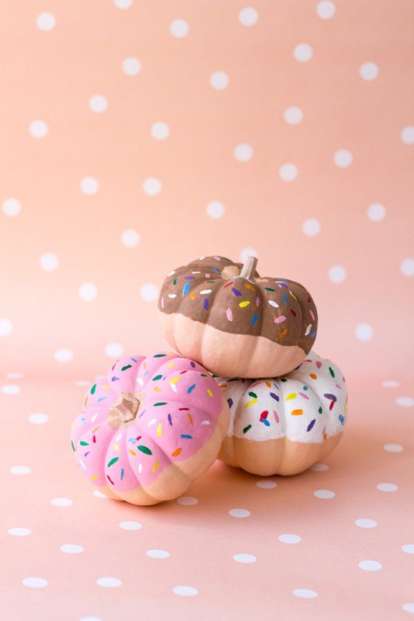 35 No-Carve Pumpkin Decorating Inspirations - Tipsaholic, #Halloween, #halloweenDIY, #pumpkin, #nocarvepumpkins