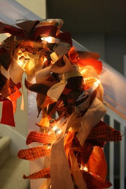 String lights are an inexpensive way to dress up so many areas in the home. Outdoor, indoor, dress them up and more. 36 Clever Ways to Use String Lights via Bekob.com