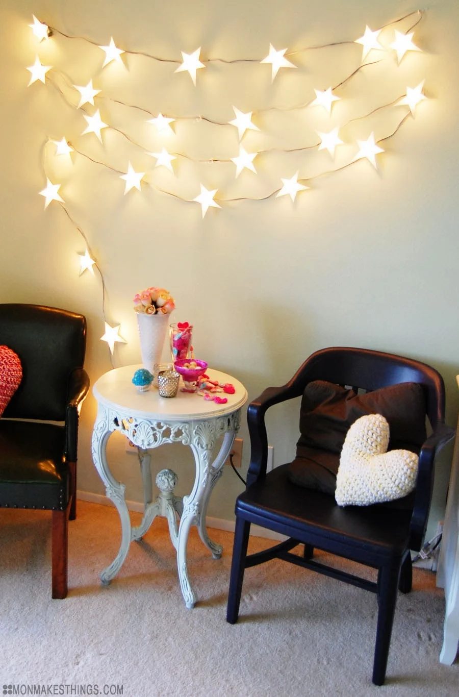String lights are an inexpensive way to dress up so many areas in the home. Outdoor, indoor, dress them up and more. 36 Clever Ways to Use String Lights via Bekob.com