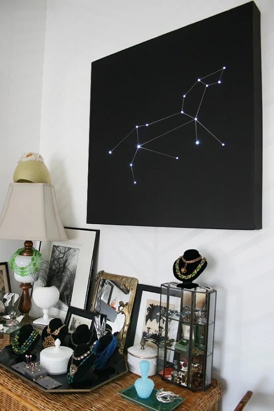 String lights are an inexpensive way to dress up so many areas in the home. Outdoor, indoor, dress them up and more. 36 Clever Ways to Use String Lights via Bekob.com
