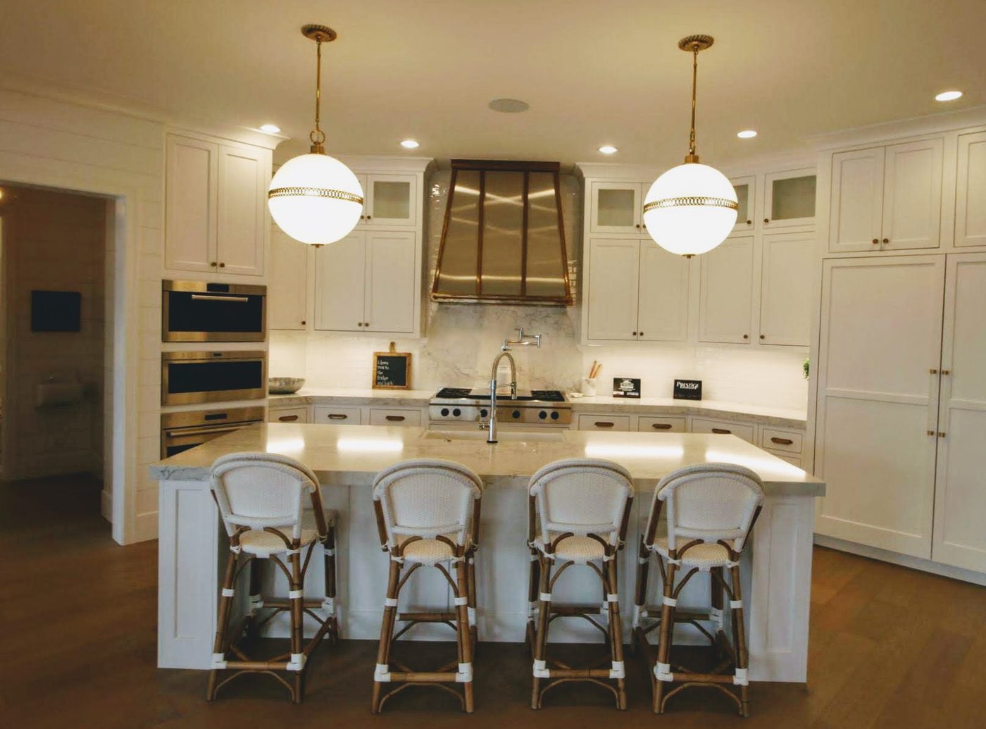 Get This Look: 5 White Modern Farmhouse Kitchen Design options