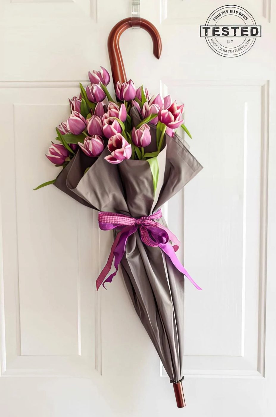 15 Umbrella Wreath With Fresh Spring Tulips 143637