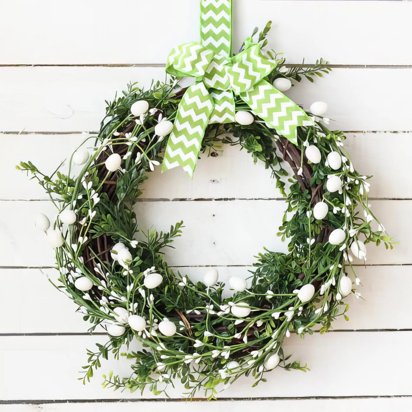 26 Thrifty Dollar Store Green And White Spring Easter Wreath At Thehappyhousie.com 11 E1487891352988 143632