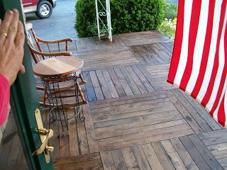 Create the well fitted place to entertain outdoors with these memorable options to increase patio ambience via Bekob.com