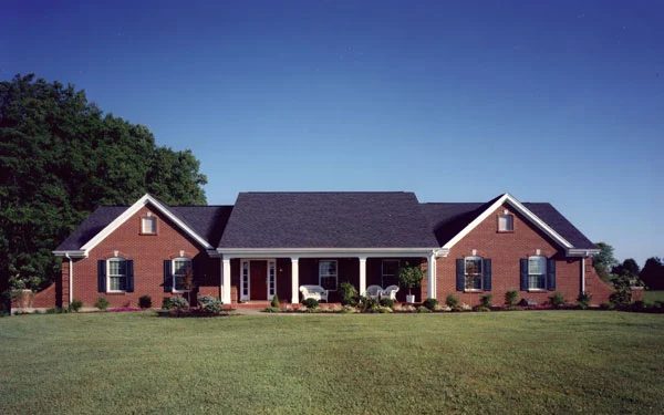 ranch style home exterior