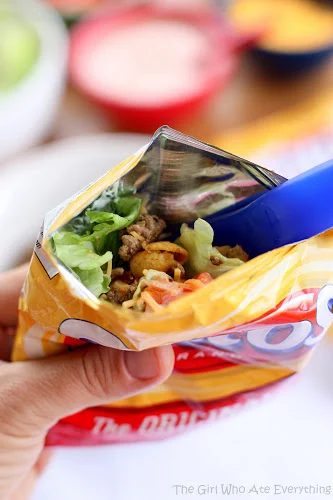 Not sure what meals to make on your next camping trip? Try these five straightforward and inexpensive camping dinners! 5 straightforward Recipes for Camping Dinners via @tipsaholic