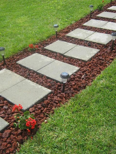Increase your curb appeal with these landscaping Handmade projects! These 5 front yard landscaping options are well fitted for beginners and can be done in a weekend. tipsaholic.co