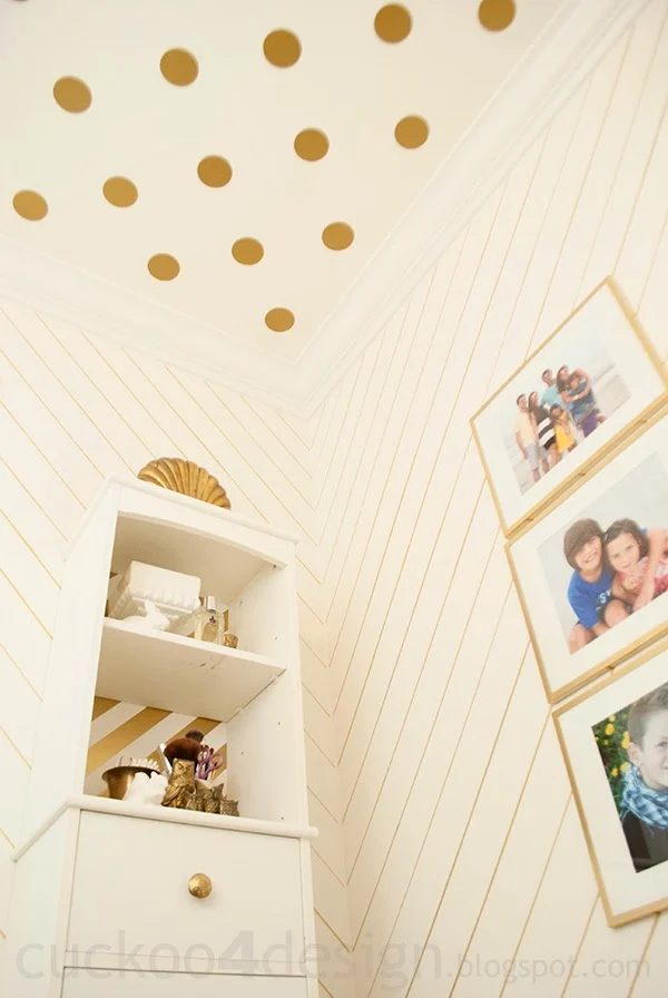 Sometimes a striking pattern on just one wall can bring a room from blah to vivid. Read on to learn about 5 ways to decorate your walls with paint pens! 5 Ways to Decorate Your Wal