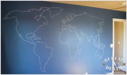 Sometimes a striking pattern on just one wall can bring a room from blah to vivid. Read on to learn about 5 ways to decorate your walls with paint pens! 5 Ways to Decorate Your Wal