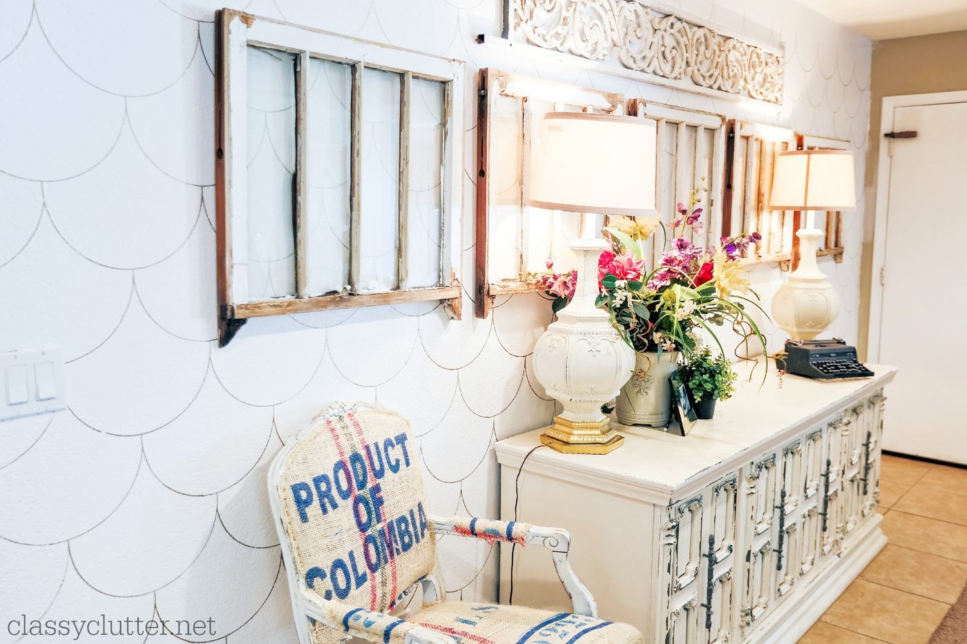 Sometimes a striking pattern on just one wall can bring a room from blah to vivid. Read on to learn about 5 ways to decorate your walls with paint pens! 5 Ways to Decorate Your Wal