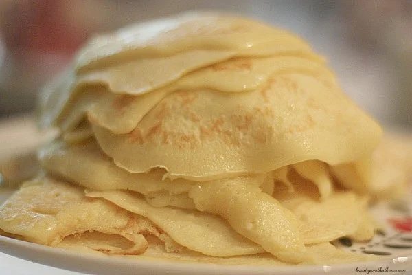Love to make pancakes on lazy Saturday mornings? Here are 50 memorable pancake recipes to have on hand for your next leisurely breakfast. 50 Delightful Pancake Recipes for Saturday