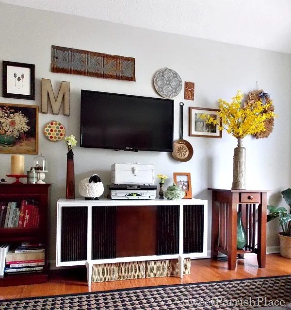 Handmade Wall Decor options: tv gallery wall (Sweet Parrish Place)