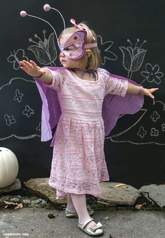 55 memorable No-Sew Halloween Costumes For Kids - Tipsaholic, #halloween, #costumes, #Handmade, #no-sew, #halloweencostumes