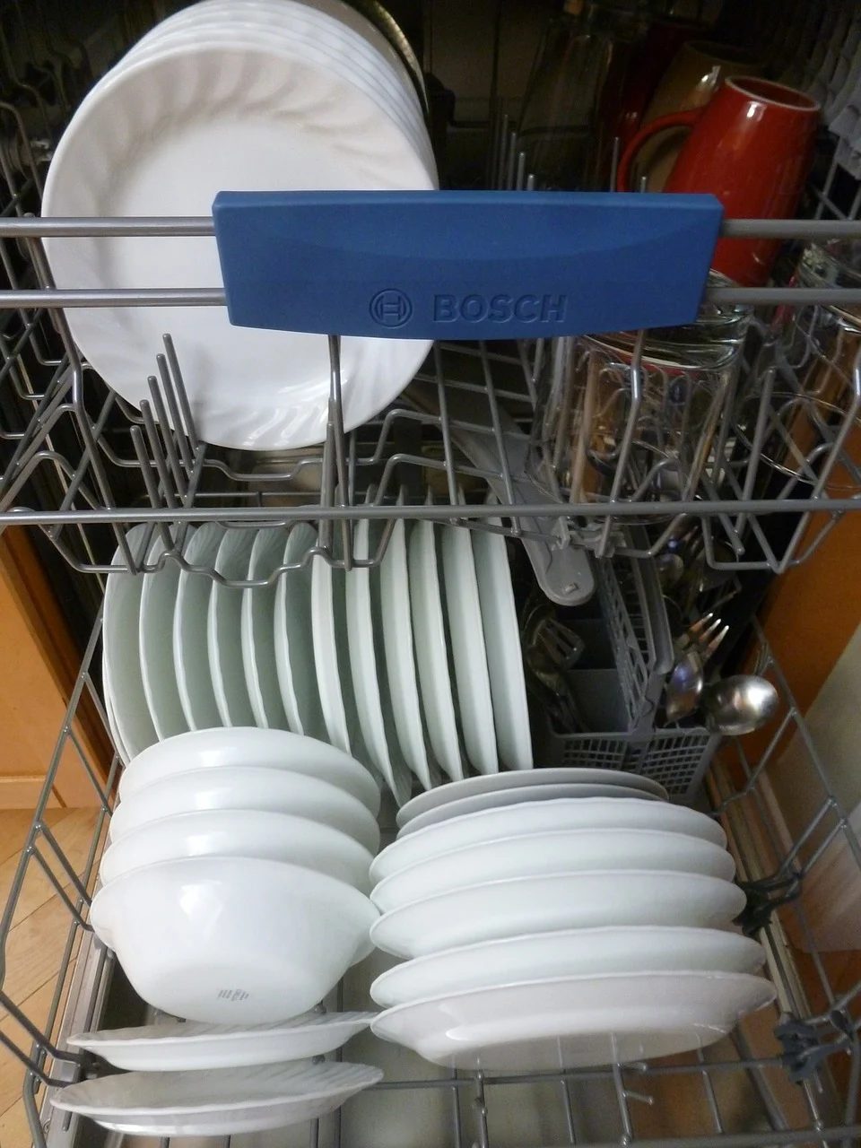 Spring Cleaning Tasks, Cleaning Dishwasher