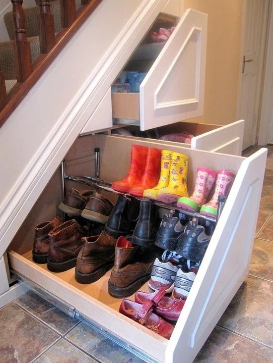 hidden shoe storage @ Bekob
