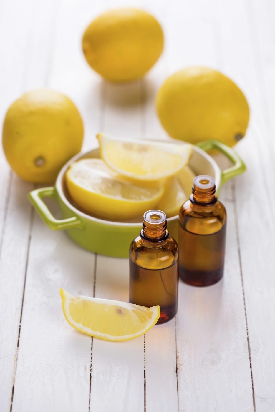 10 Ways to Use Lemon Essential Oil For Your Health