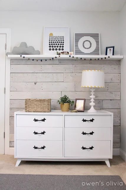 white-washed-pallet-wall-owens-olivia