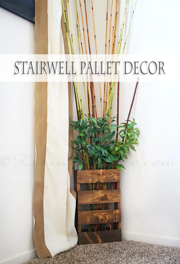 stairwell-pallet-decor