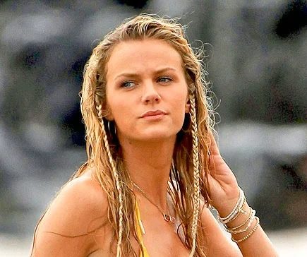 tipsaholic-beach-small-braids-hair-down-people-magazine