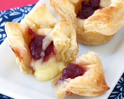 Get creative with cranberries! well fitted Fall Desserts. 8 Cranberry Inspired Dessert Recipes - Tipsaholic.com #cranberry #recipes #desserts