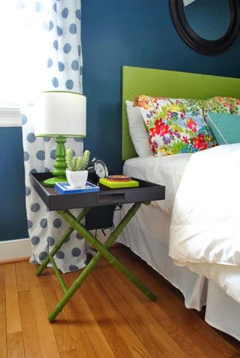 Can't pass up a pretty tray? Here are 8 uses for trays around the house, from the bathroom to the kitchen. Read on to see just how useful a tray can be! 8 Practical (and Stylish) U