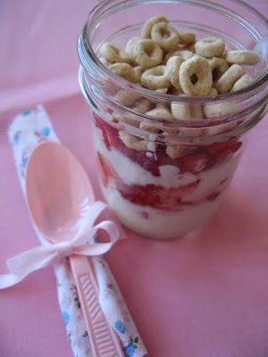 breakfast cereal parfait