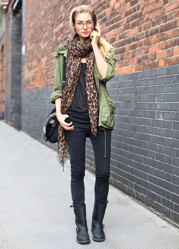 If you buy only one clothing item for the fall season, consider buying a really nice leopard scarf. Here are 8 chic ways to wear a leopard scarf! 8 Stylish Ways to Wear a Leopard S