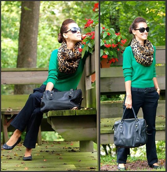 If you buy only one clothing item for the fall season, consider buying a really nice leopard scarf. Here are 8 chic ways to wear a leopard scarf! 8 Stylish Ways to Wear a Leopard S