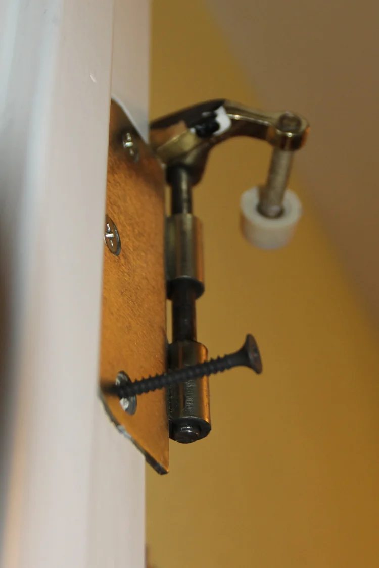 Handmade walkthrough - how to add a glass window to a hollow core door (3)