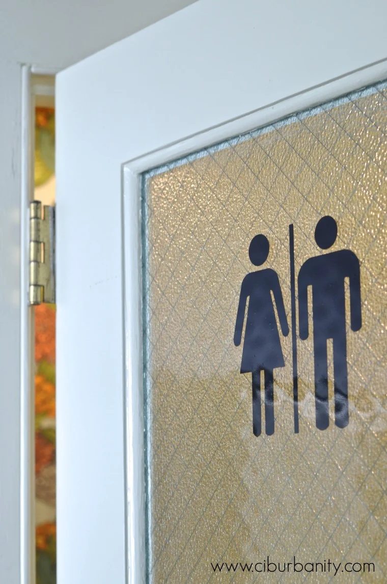 How to Create a Glass Panel Door for Your Powder Room by Ciburbanity featured on @Bekob