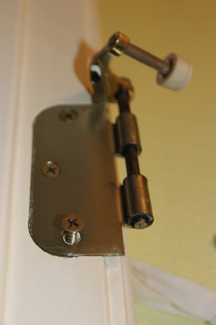Handmade walkthrough - how to add a glass window to a hollow core door (2)