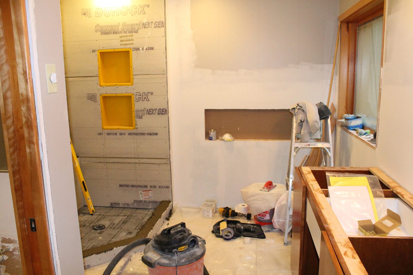 How to Build a Wood Plank Wall | Bekob