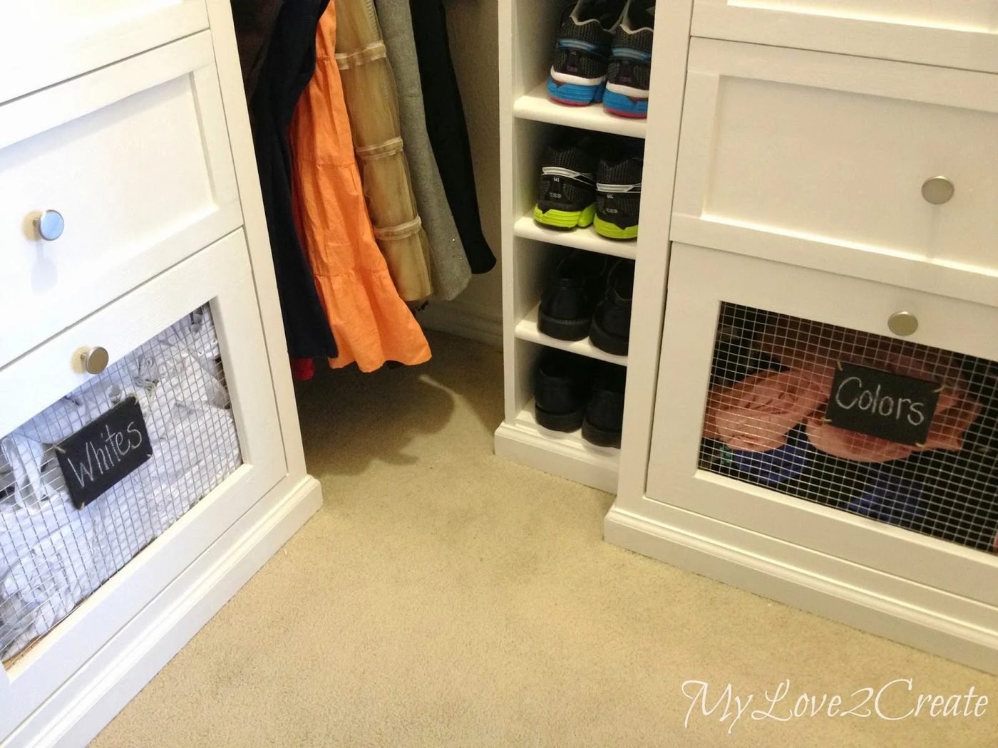 master closet with built-in laundry hampers, My Love 2 Create on Bekob
