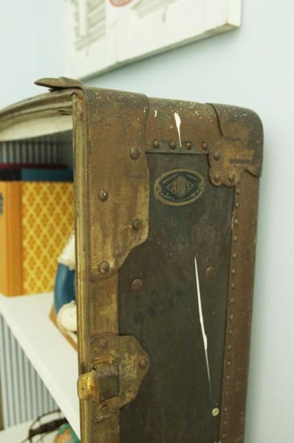 details of antique suitcase bookshelf, featured on Bekob.com